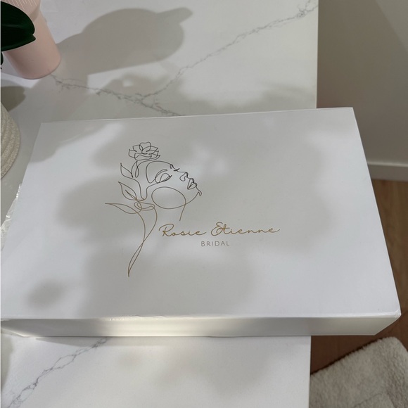 Rosie Etienne Eva UK 8 / US 4 - Picture 3 of 11